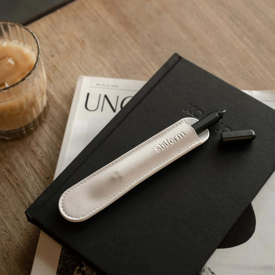 Stilform Leather Pouch in White, elegantly crafted to protect your Stilform writing instruments.